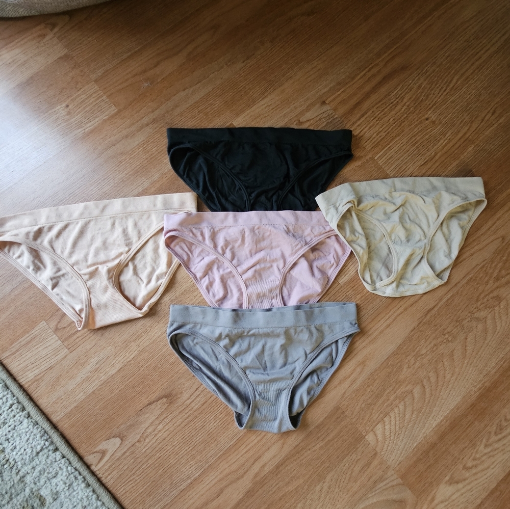 Bundle of panties